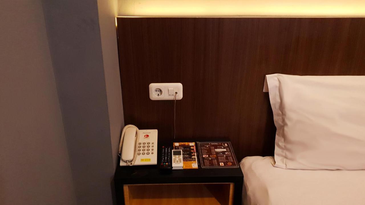 Sunrise Hotel Jogja Kejayan Bagian luar foto